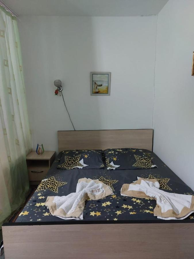 Madona'S Apartment Тбилиси Екстериор снимка